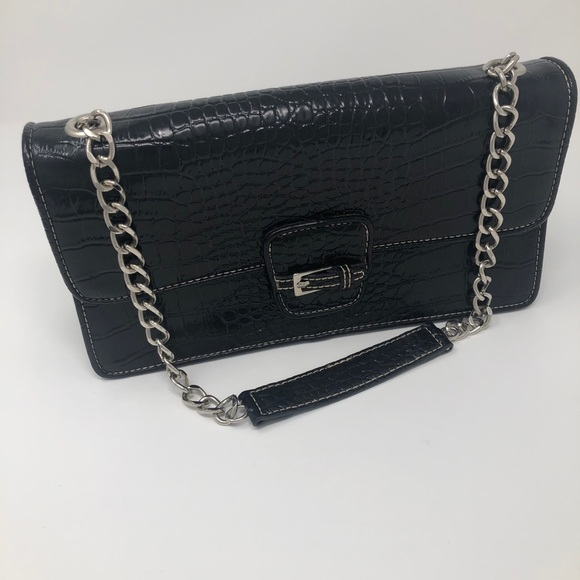 Liz Claiborne Handbags - Liz Claiborne Black Shoulder Bag
